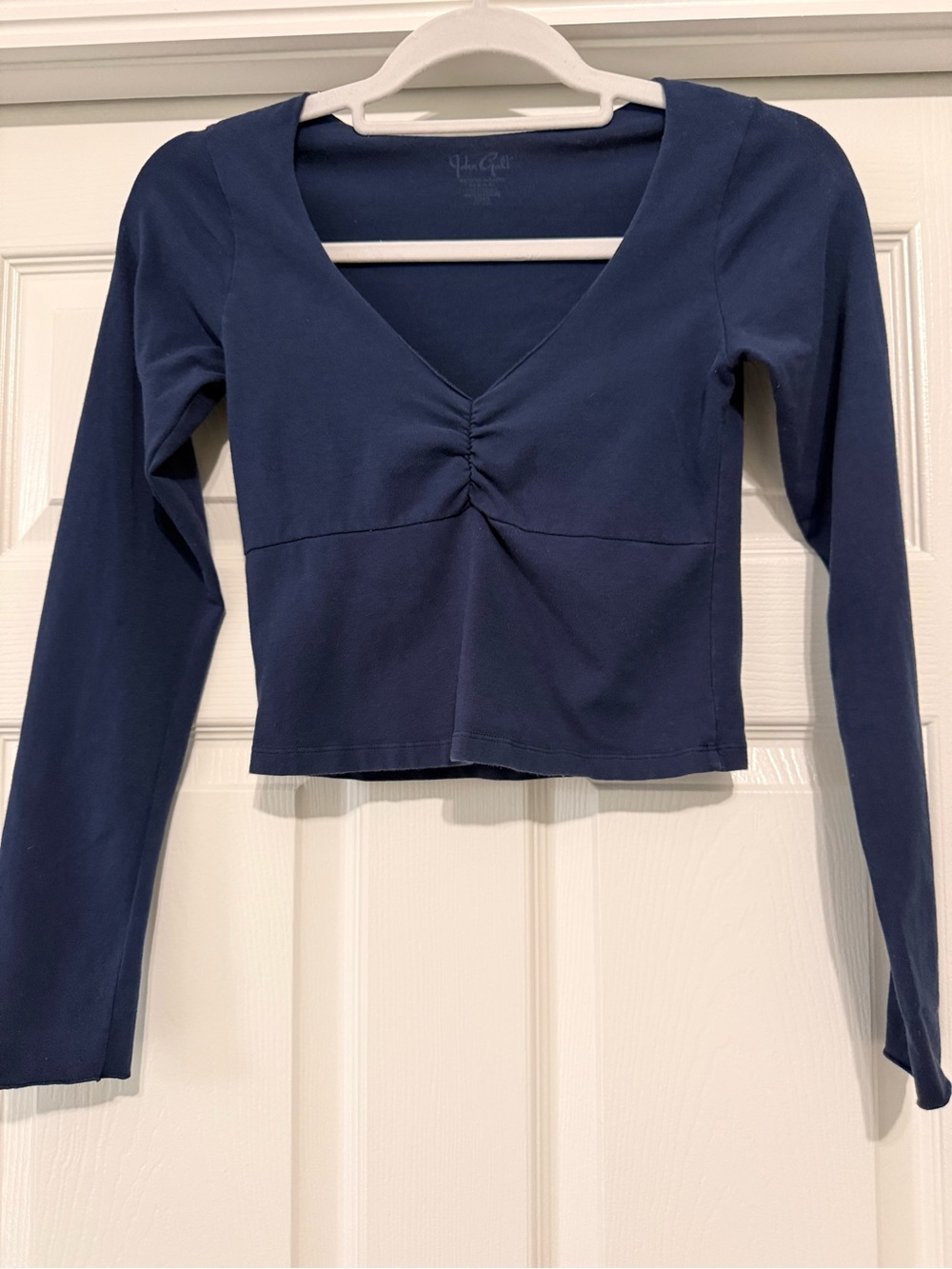 Brandy Melville Navy V-Neck Ruched Long Sleeve Crop Top